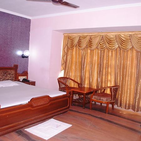 Padma Hotel Puri Luaran gambar
