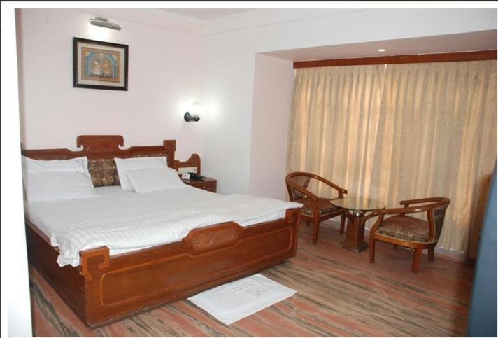 Padma Hotel Puri Bilik gambar