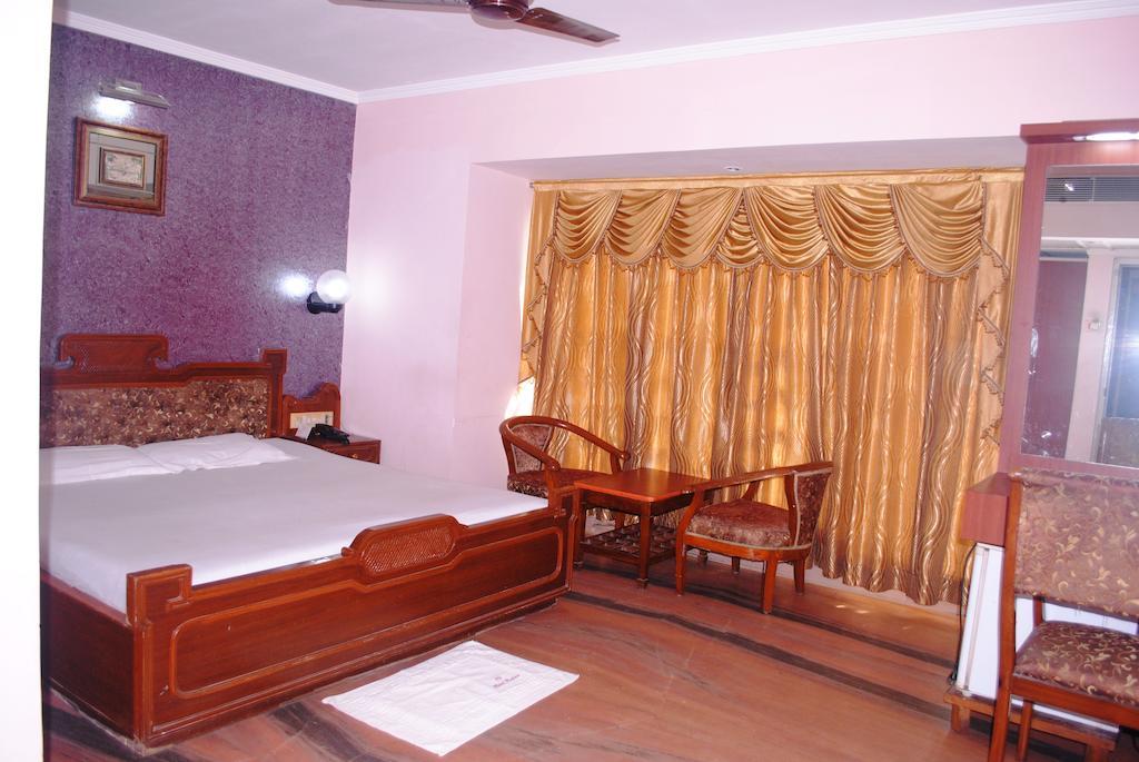 Padma Hotel Puri Luaran gambar