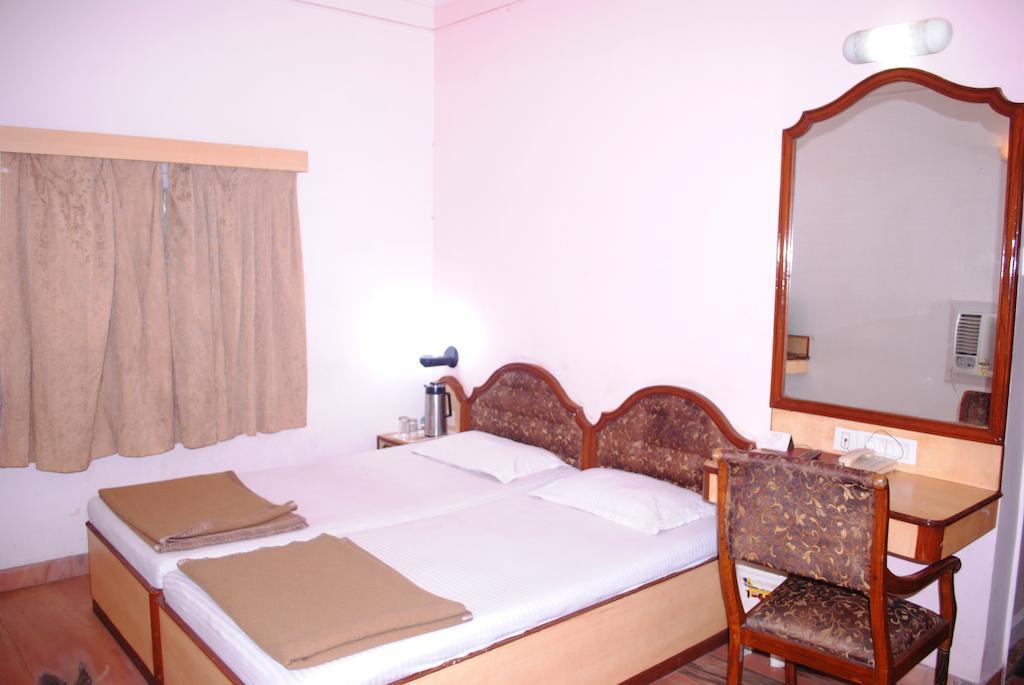 Padma Hotel Puri Bilik gambar