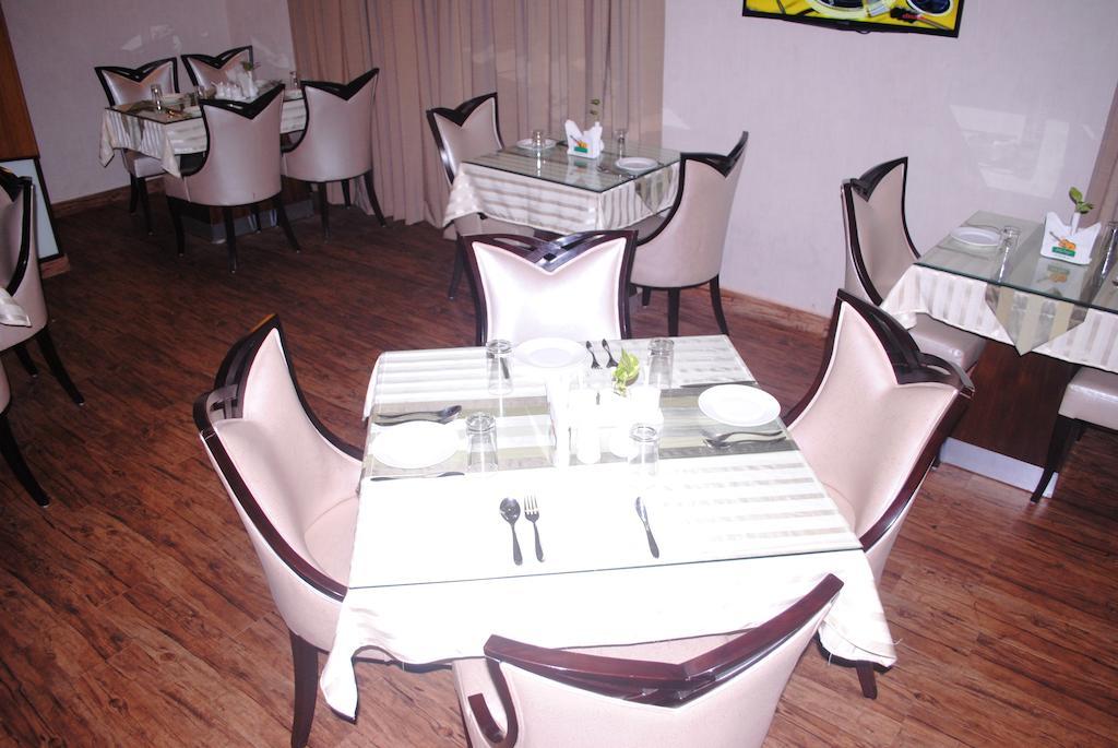 Padma Hotel Puri Luaran gambar