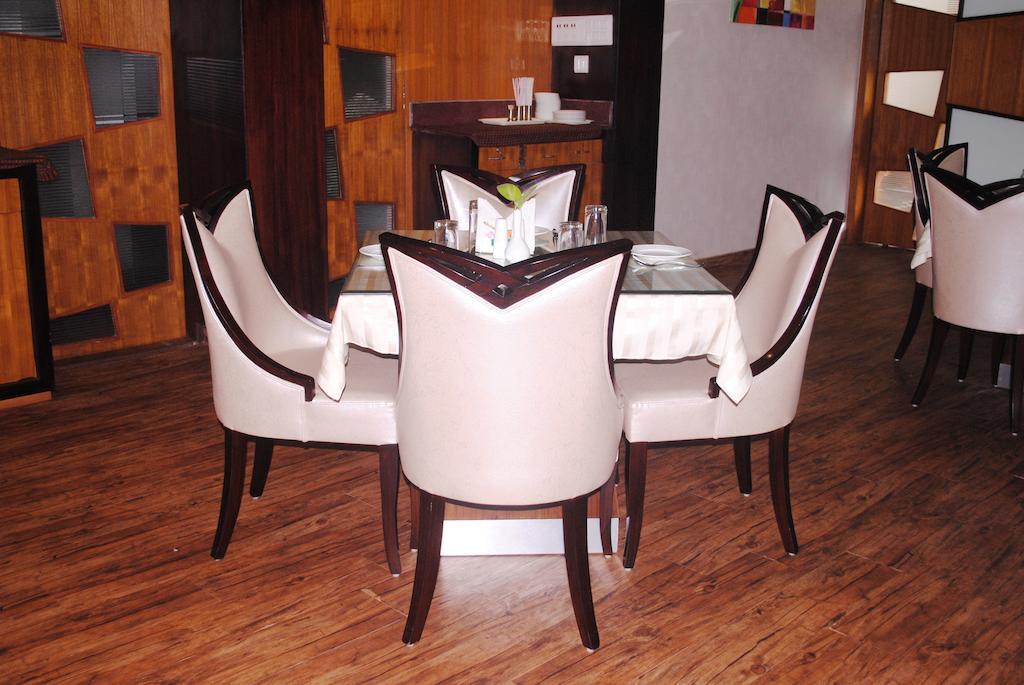 Padma Hotel Puri Luaran gambar